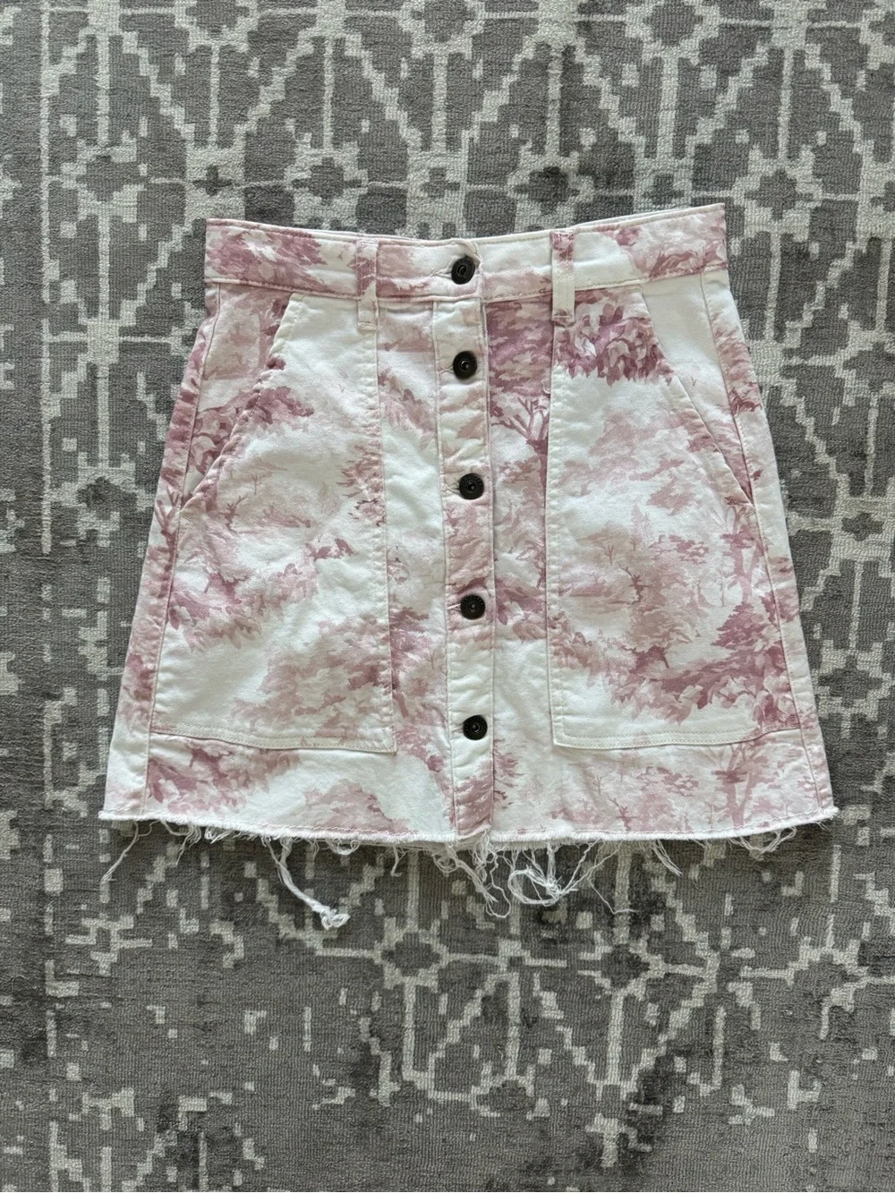 Ted Baker London White and Light Pink Toile Button-Front Mini Skirt